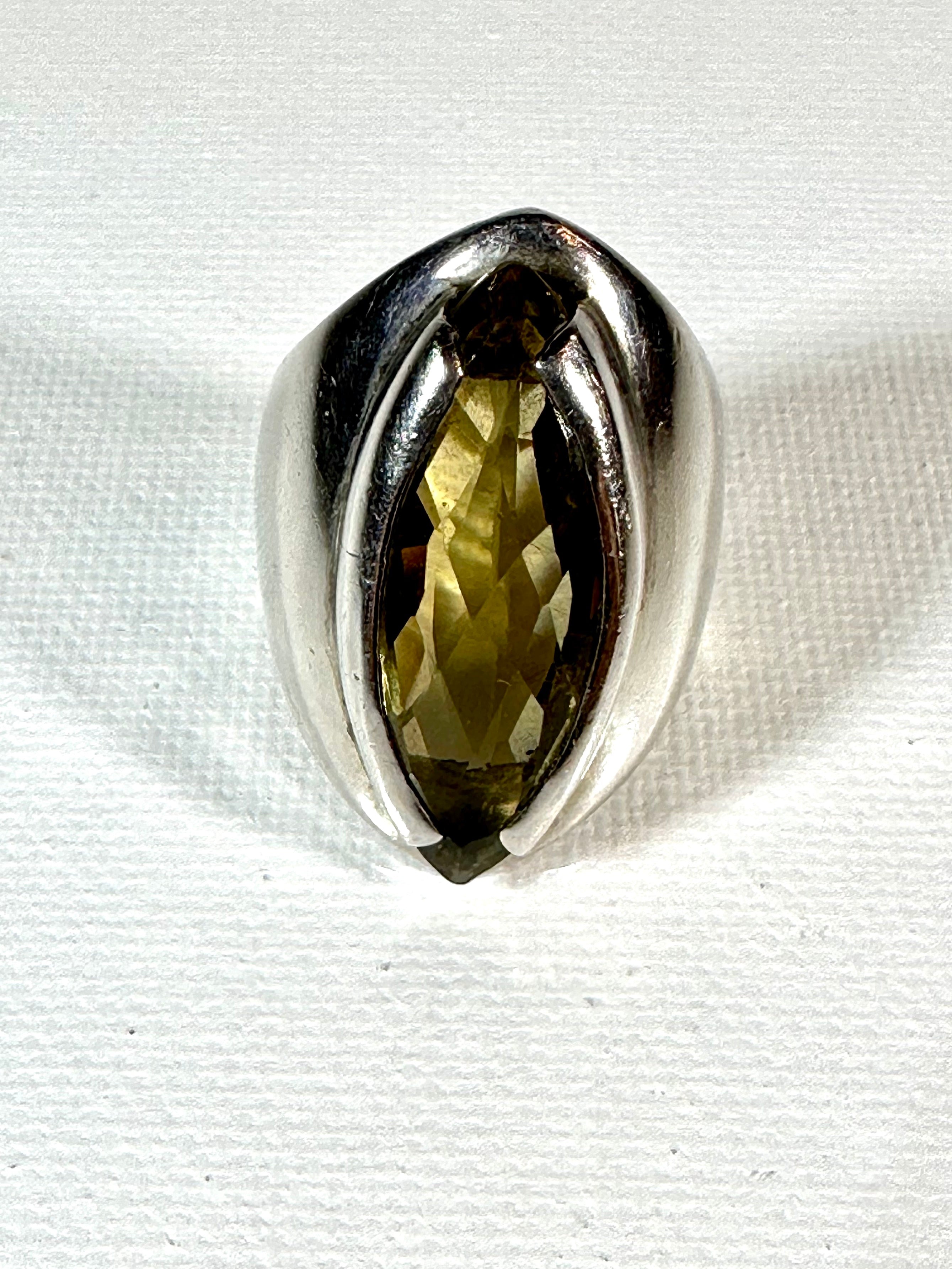 Ring Citrine Eye Casing