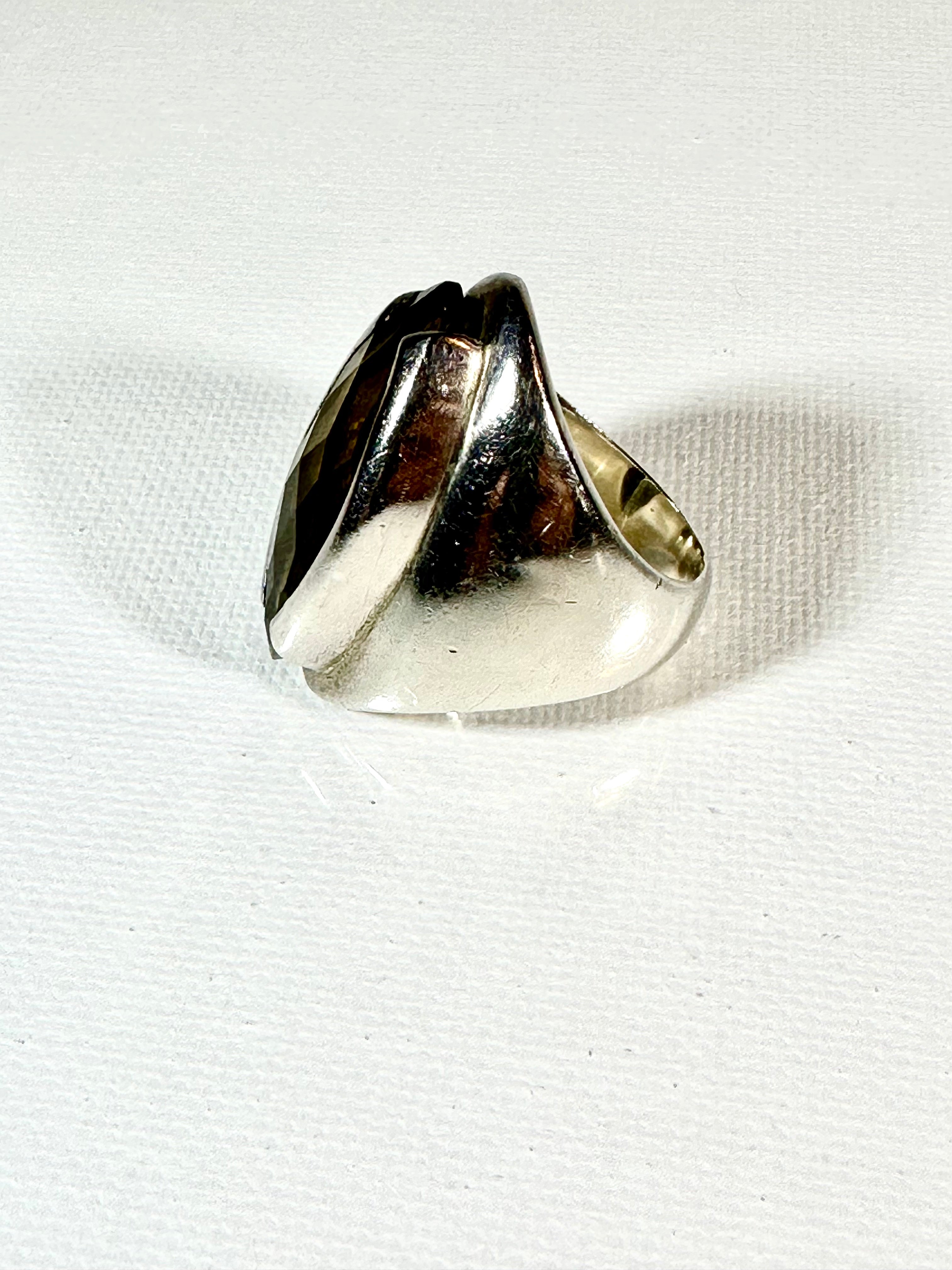 Ring Citrine Eye Casing